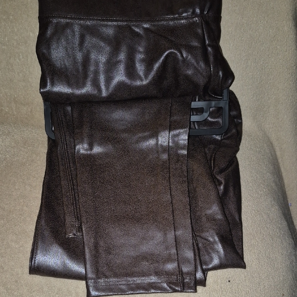 Time and Tru High Rise Faux Leather Leggings in Dark Brown - Picture 4 of 4